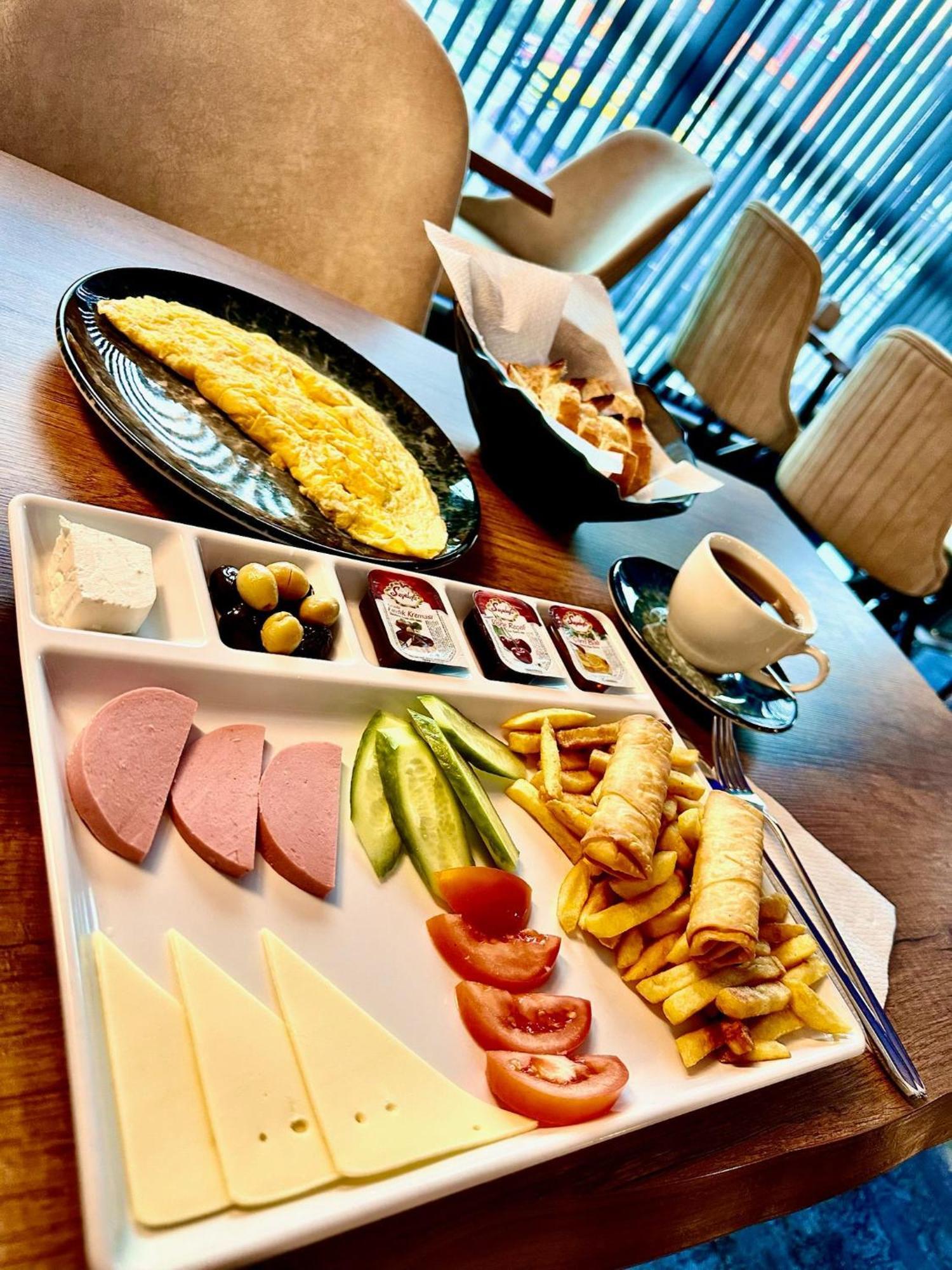Skymoon Istanbul Airport Hotel Arnavutkoy Ngoại thất bức ảnh